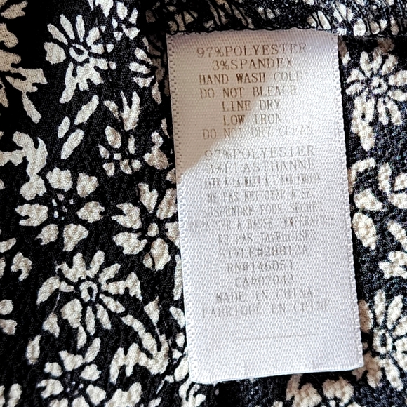 Monteau peplum wrap top, black/white florals patterns,ruffle sleeves, M - Picture 6 of 9